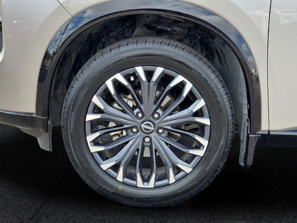 Used 2024 Nissan Rogue Platinum w/ Platinum Premium Package FWD image 8