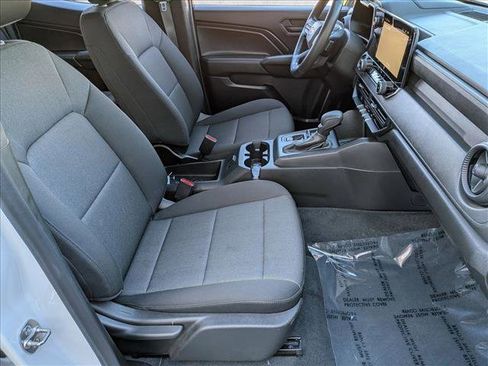 Used 2024 Chevrolet Colorado W/T image 19