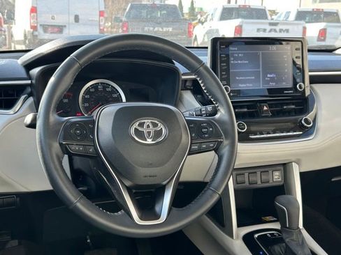 Used 2022 Toyota Corolla Cross LE image 18