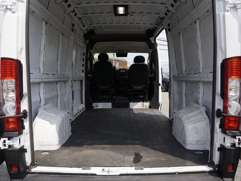 Used 2023 RAM ProMaster 2500 FWD image 13