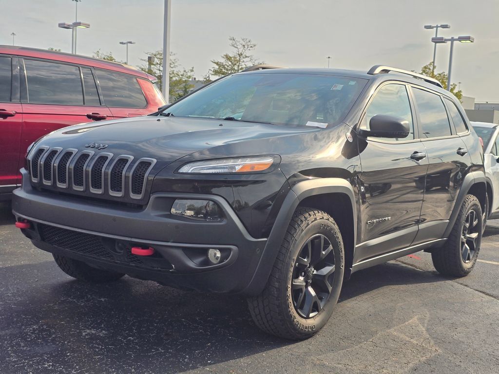 Used 2016 Jeep Cherokee Trailhawk w/ Comfort/Convenience Group AWD/4WD image 3
