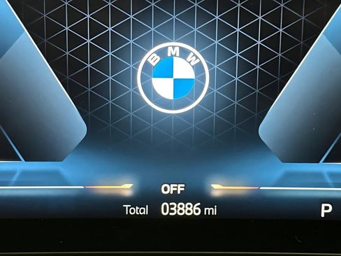 Used 2025 BMW 330i Sedan w/ Convenience Package image 36