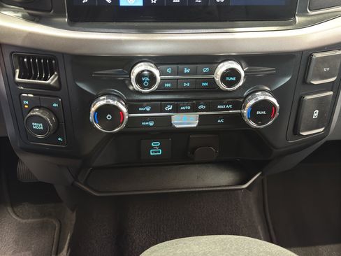 Used 2024 Ford F150 XLT image 31