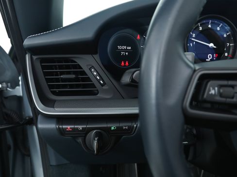 Used 2022 Porsche 911 Carrera image 28