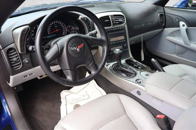 Used 2005 Chevrolet Corvette Convertible RWD image 10