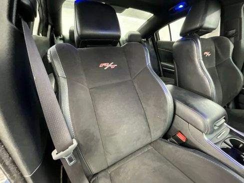 Used 2016 Dodge Charger R/T RWD image 13