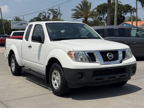 Used 2018 Nissan Frontier S RWD image 2