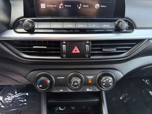 Used 2024 Kia Forte LXS w/ LXS Technology Package FWD image 15