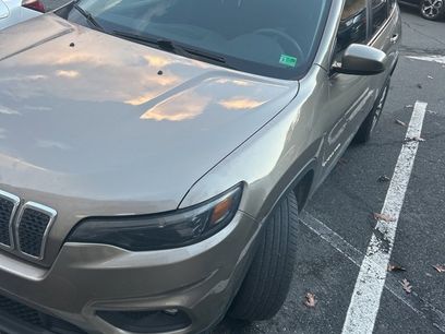 Used 2019 Jeep Cherokee Latitude w/ Popular Appearance Group