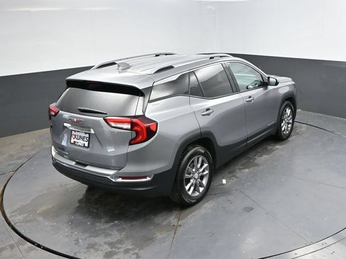Used 2024 GMC Terrain SLT FWD image 31