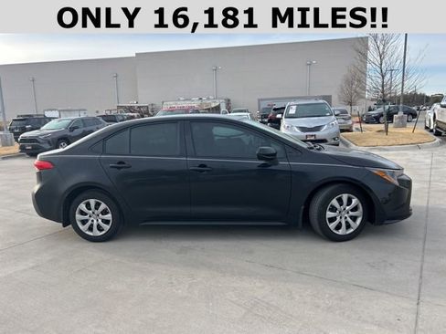 Certified 2025 Toyota Corolla LE image 2