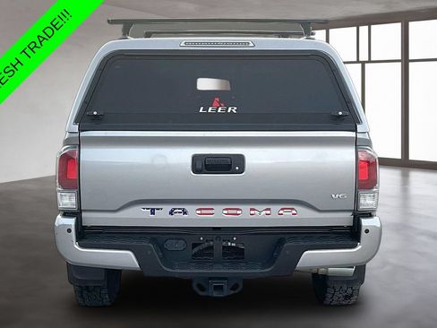 Used 2021 Toyota Tacoma TRD Off-Road w/ TRD Premium Off Road Package AWD/4WD image 5