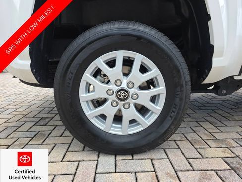Certified 2025 Toyota Tacoma SR5 AWD/4WD image 19