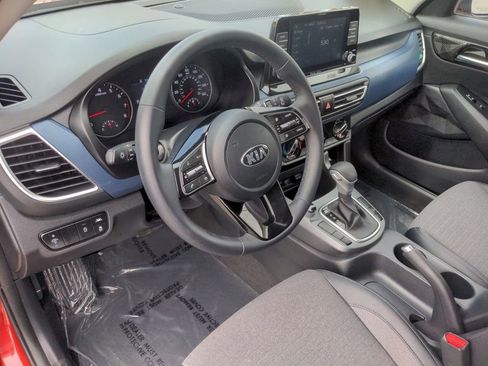 Used 2021 Kia Seltos S image 10