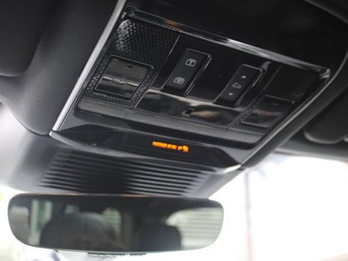 Certified 2023 Land Rover Range Rover SE image 28