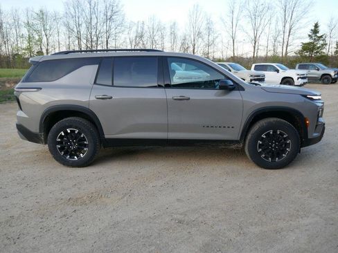 New 2026 Chevrolet Traverse Z71 w/ Enhanced Driving Package AWD/4WD image 3