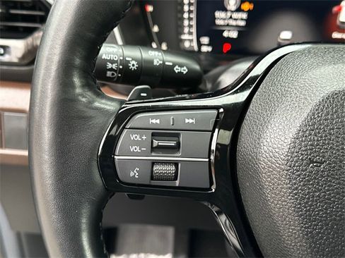 Used 2025 Honda Pilot Elite image 25