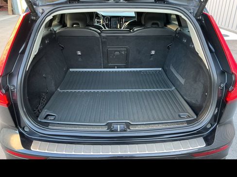 Used 2020 Volvo V60 T5 Cross Country w/ Protection Package Premier AWD/4WD image 23