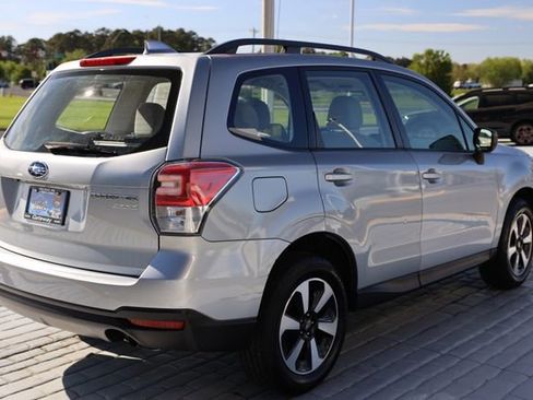 Used 2017 Subaru Forester 2.5i w/ Alloy Wheel Package image 5