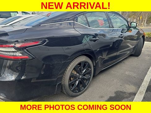 Used 2023 Nissan Maxima SR w/ Sport Mat Group image 5
