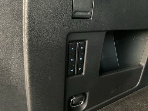 Used 2024 Ford Expedition XLT image 12