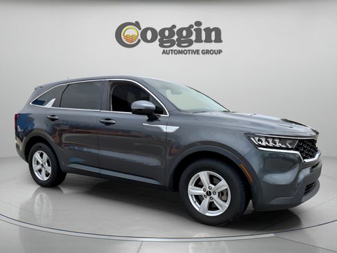 Used 2022 Kia Sorento LX FWD image 7