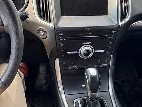 Used 2018 Ford Edge Titanium w/ Equipment Group 301A AWD/4WD image 9