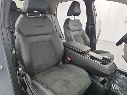 Certified 2023 Nissan Ariya AWD image 10