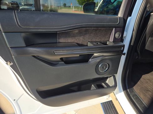 Used 2020 Ford Expedition Max Limited RWD image 17
