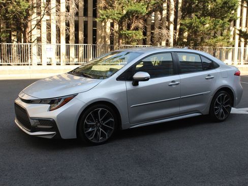 Used 2022 Toyota Corolla SE FWD image 13