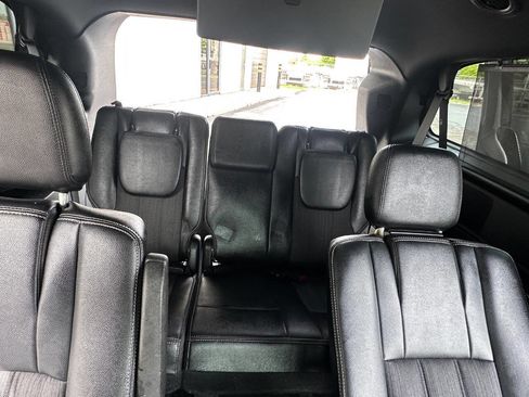 Used 2015 Chrysler Town & Country S FWD image 24