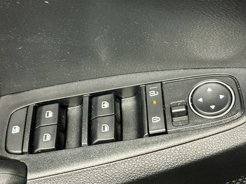Used 2024 Kia Seltos LX AWD/4WD image 17