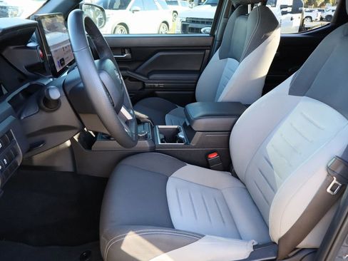 Used 2024 Toyota Tacoma TRD Sport image 21