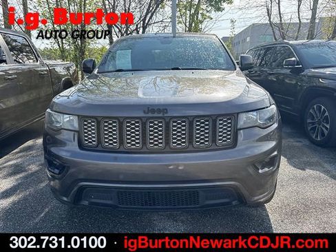 Used 2021 Jeep Grand Cherokee Laredo X image 3