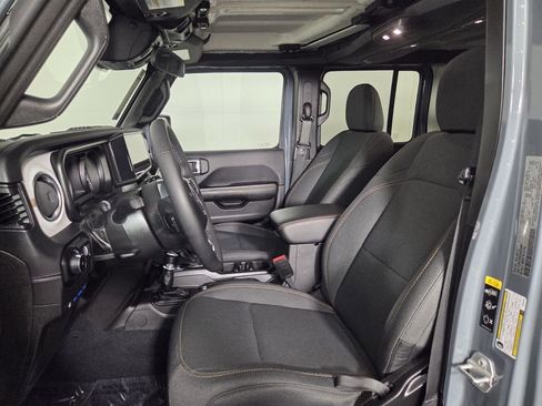 Used 2025 Jeep Wrangler Sahara w/ Safety Group image 12