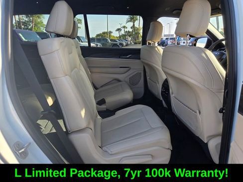 Used 2025 Jeep Grand Cherokee L Limited image 17
