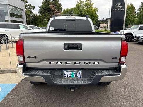 Used 2021 Toyota Tacoma SR5 AWD/4WD image 7