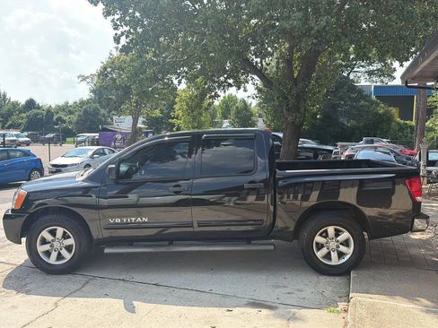 Used 2009 Nissan Titan SE RWD image 2