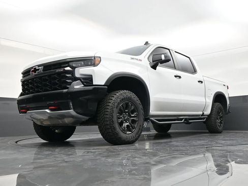 Used 2025 Chevrolet Silverado 1500 ZR2 w/ Technology Package image 20