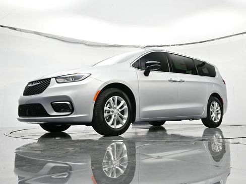 New 2026 Chrysler Pacifica Select image 34