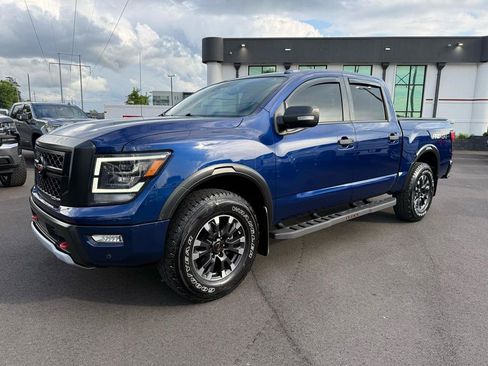 Used 2020 Nissan Titan PRO-4X w/ Pro-4x Convenience Package AWD/4WD image 2
