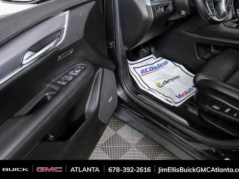 Used 2018 Cadillac XT5 Luxury w/ Driver Awareness Package image 9