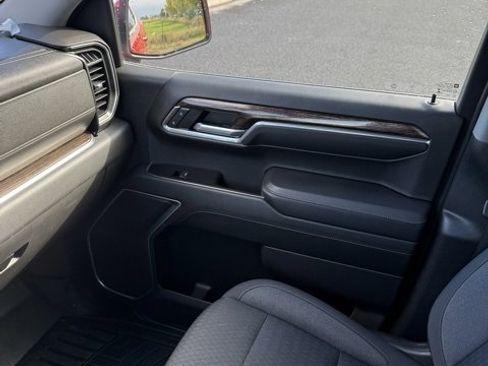 Used 2022 GMC Sierra 1500 SLE image 28