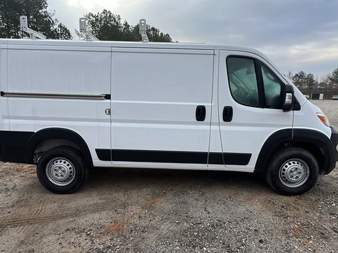 Used 2025 RAM ProMaster 2500 w/ Premium Convenience Group image 7