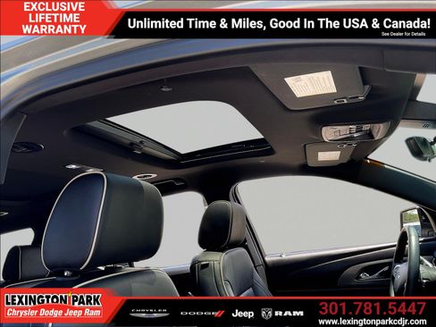 Used 2023 Chevrolet Traverse Premier w/ Redline Edition AWD/4WD image 27