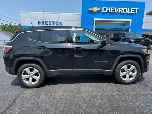 Used 2018 Jeep Compass Latitude w/ Cold Weather Group AWD/4WD image 1