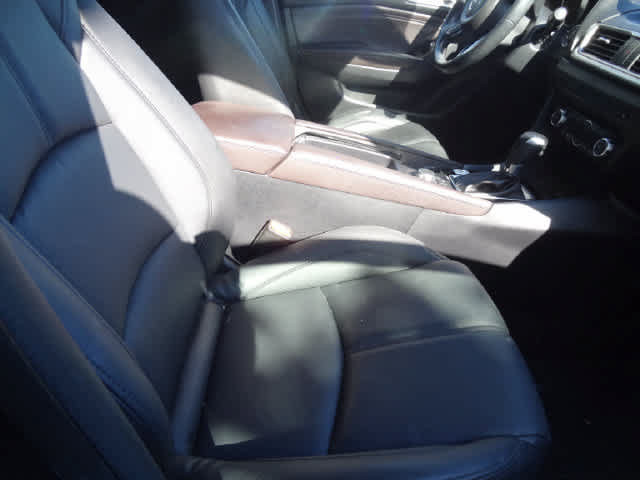 Used 2018 MAZDA MAZDA3 Touring FWD image 16