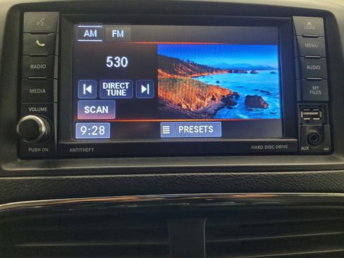 Used 2018 Dodge Grand Caravan SE FWD image 25