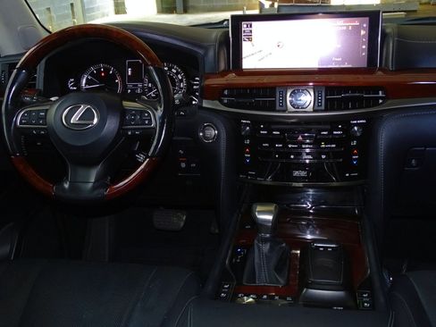 Used 2016 Lexus LX 570 4WD image 27