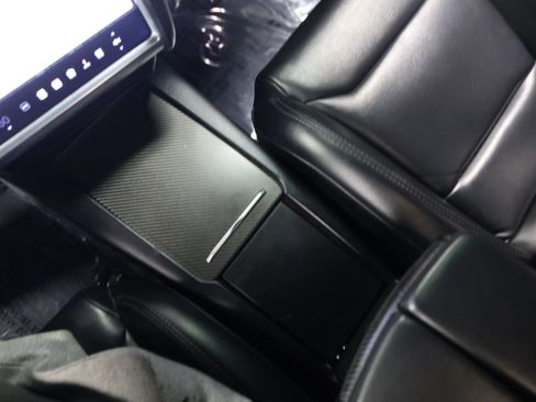 Used 2018 Tesla Model X 75D image 31